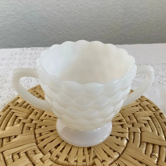 ❤️ Vintage Hobnail Milkglass Double-Handled Cup - Picture 2 of 6